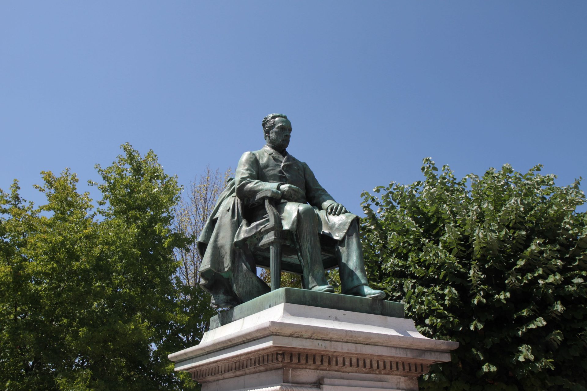 Louis Pasteur's monument, Arbois - 06.JPG